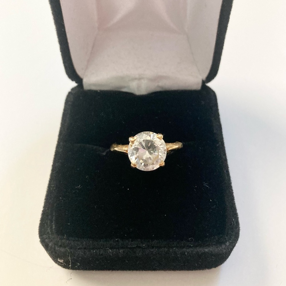 Minimalist Rhinestone and Gold Band Ring